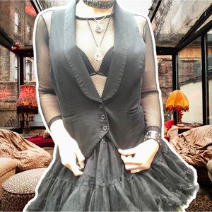 True Vintage y2k Avril Lavigne Skater Punk Black Goth Vest, Size M